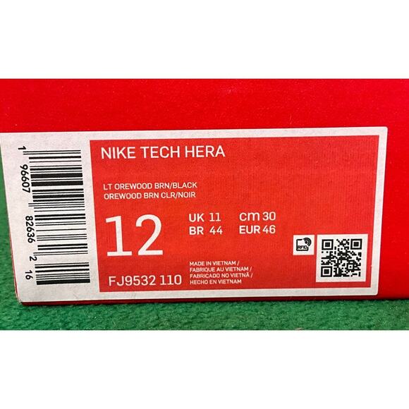 Men's Nike Tech Hera Size 12 New in Box FJ9532-110 Lt Orewood Brown/Black - Picture 7 of 11